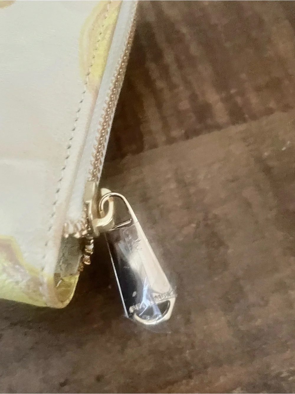 NWOT-Brahmin Desert Amalfi Skyler Zip Around Travel Wallet Wristlet Citrus Embos